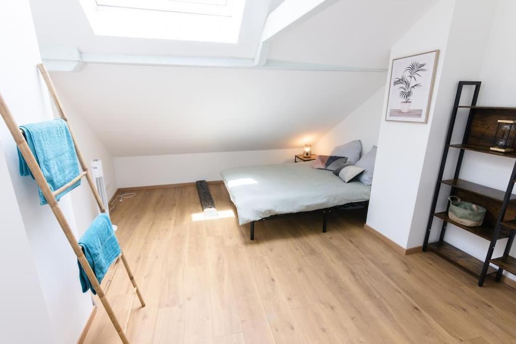 Near The Magic 6 Persons Apartment, 1 -minute Walk To Christmas Market!